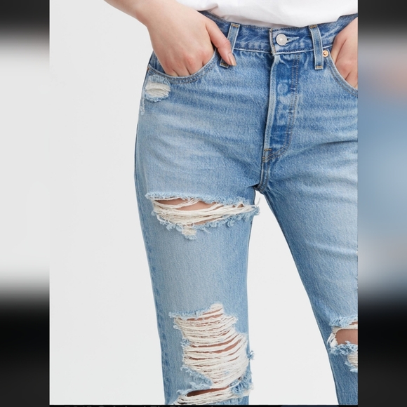 Levi's 501 Classic Fit Straight leg Ripped Distressed Jeans - Picture 2 of 11